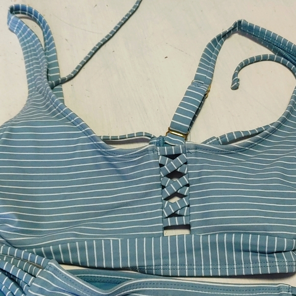 Bikini - Picture 2 of 4